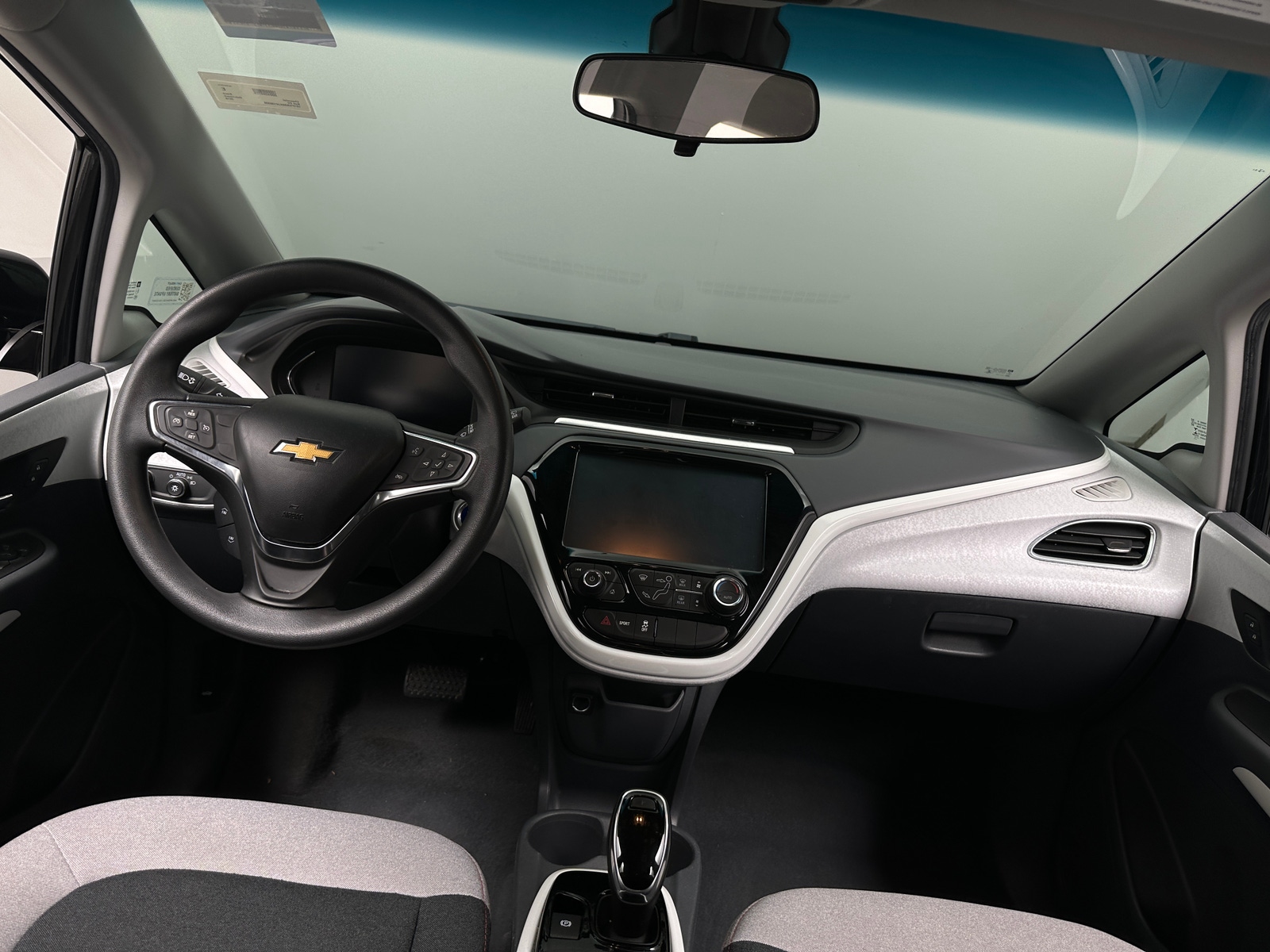 Thumbnail: 2018 Chevrolet Bolt EV - 3