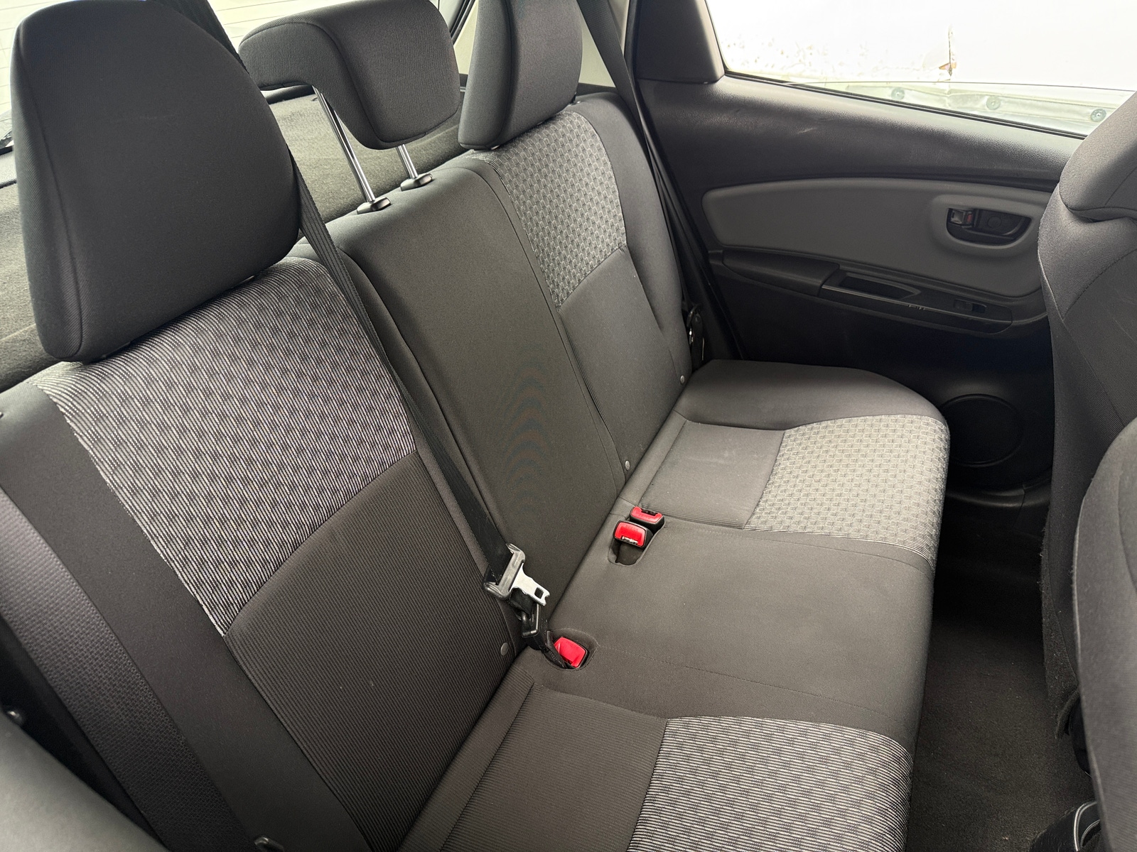 Thumbnail: 2017 Toyota Yaris - 6