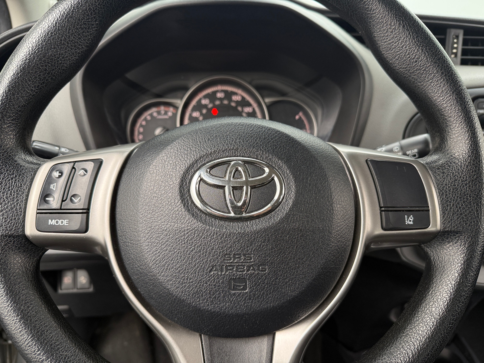 Thumbnail: 2017 Toyota Yaris - 5