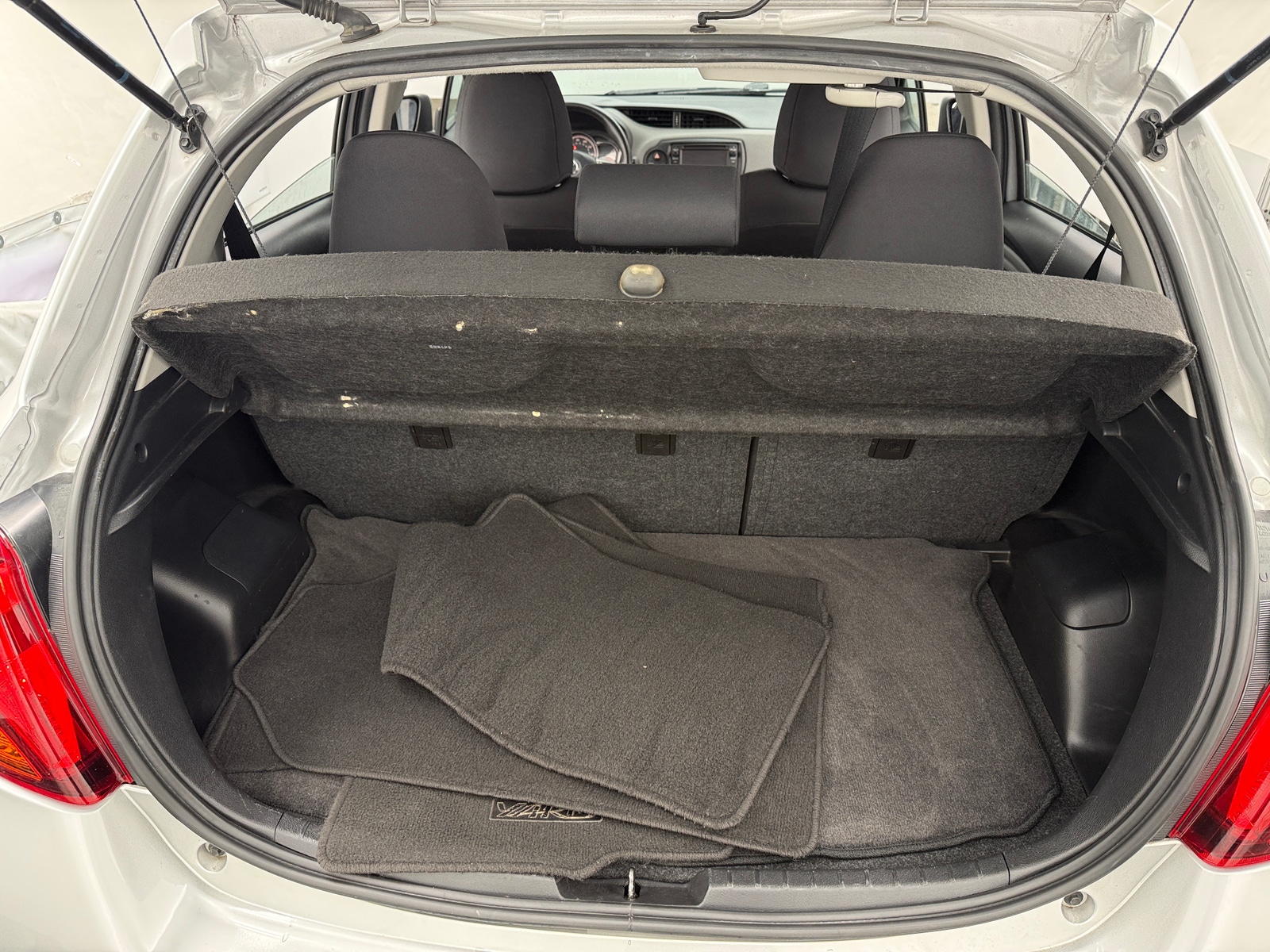 Thumbnail: 2017 Toyota Yaris - 7