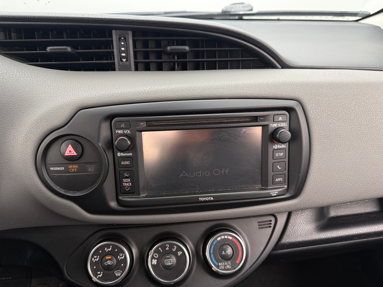 Thumbnail: 2017 Toyota Yaris - 4