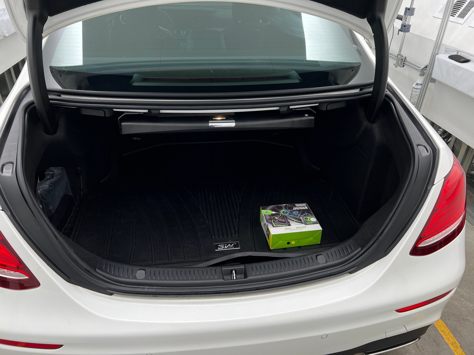 Thumbnail: 2019 Mercedes-Benz E-Class - 6