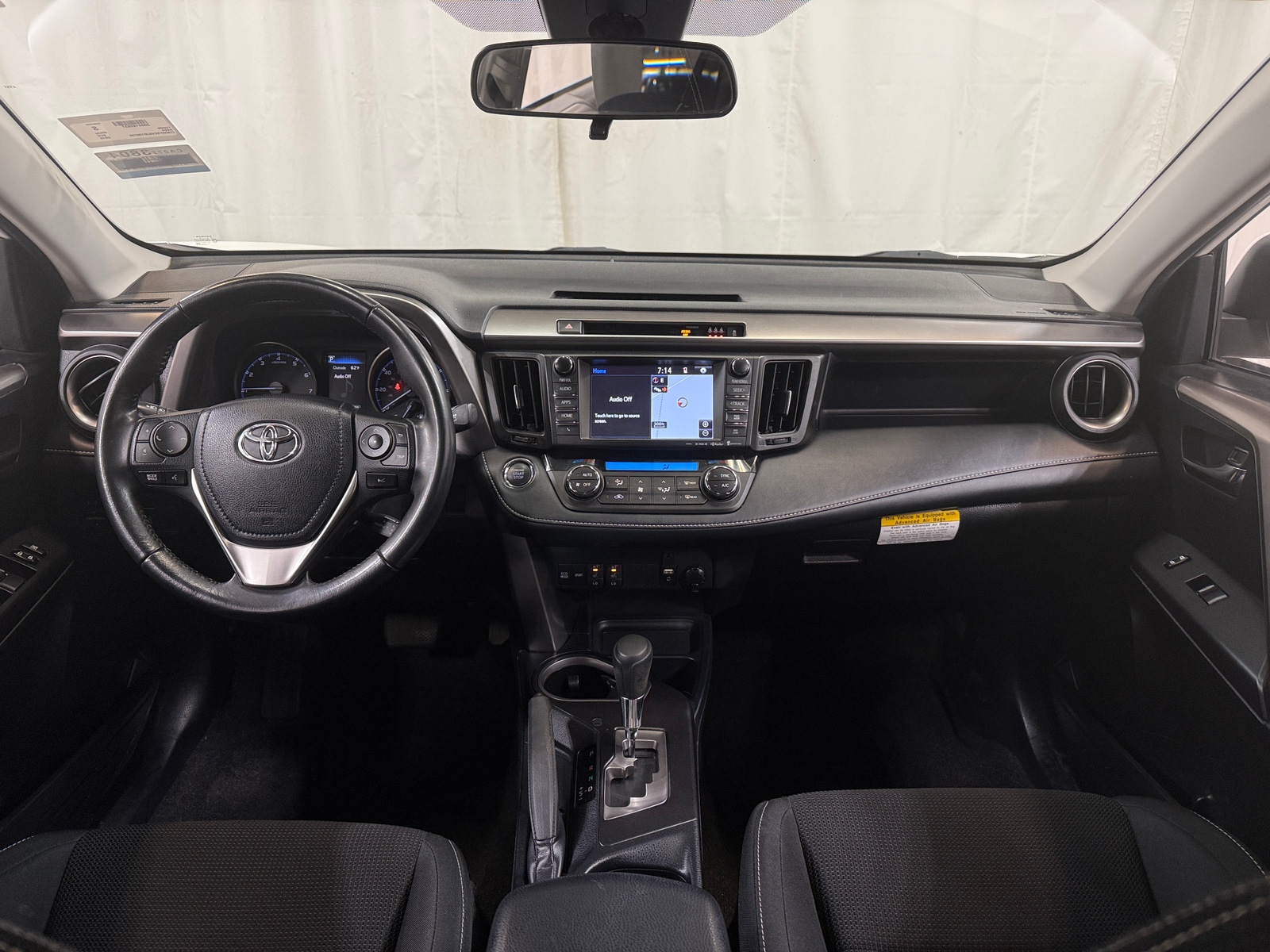 Thumbnail: 2018 Toyota RAV4 - 3