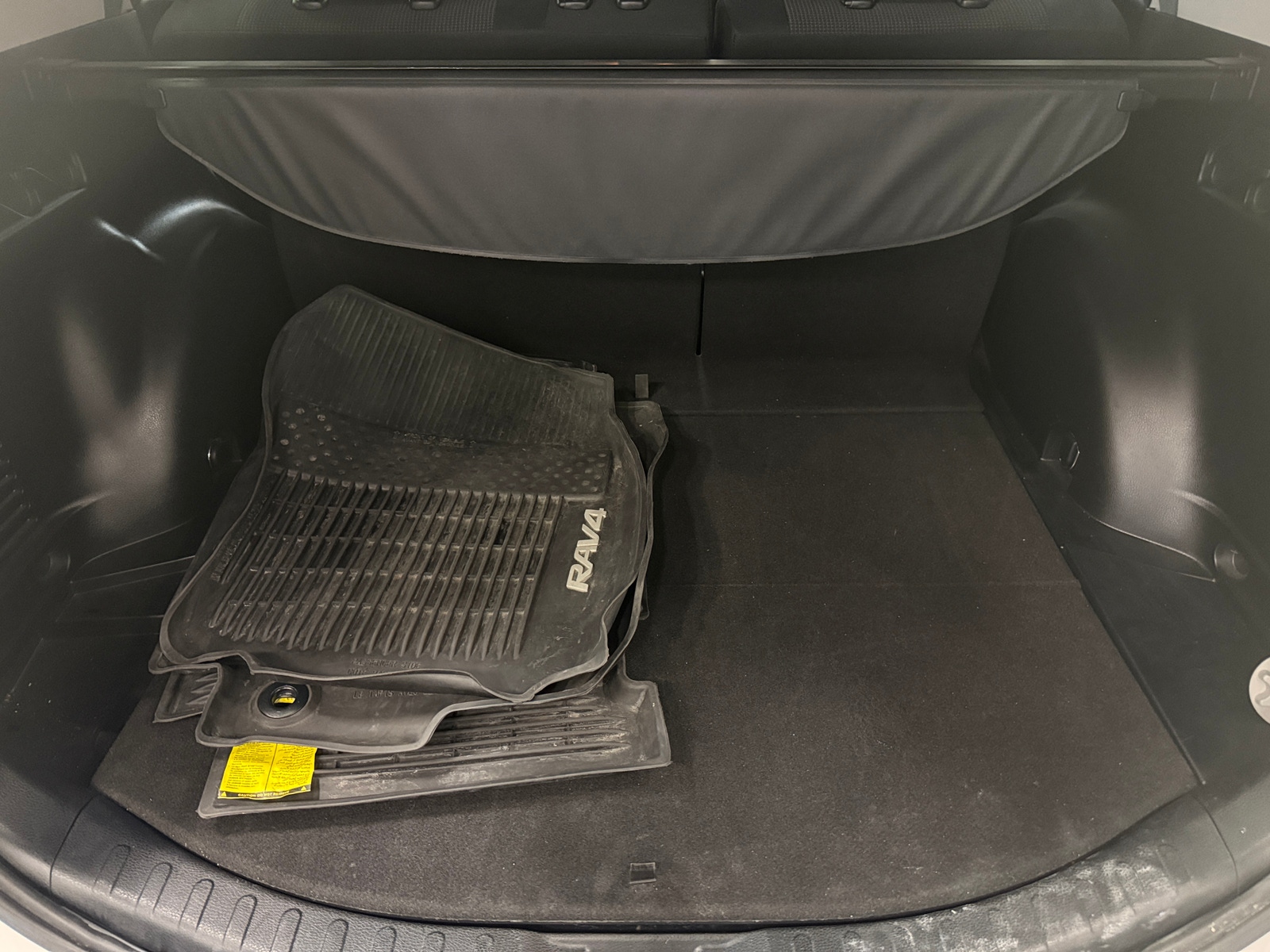 Thumbnail: 2018 Toyota RAV4 - 7