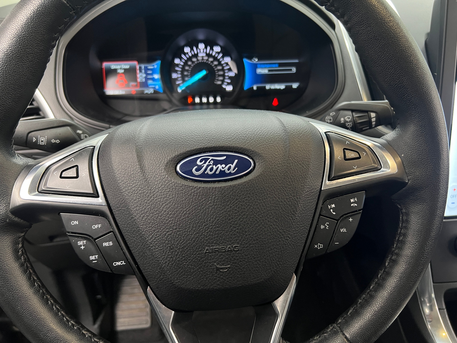 Thumbnail: 2022 Ford Edge - 4