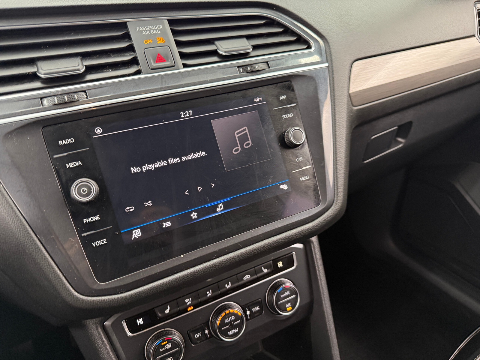 Thumbnail: 2021 Volkswagen Tiguan - 3