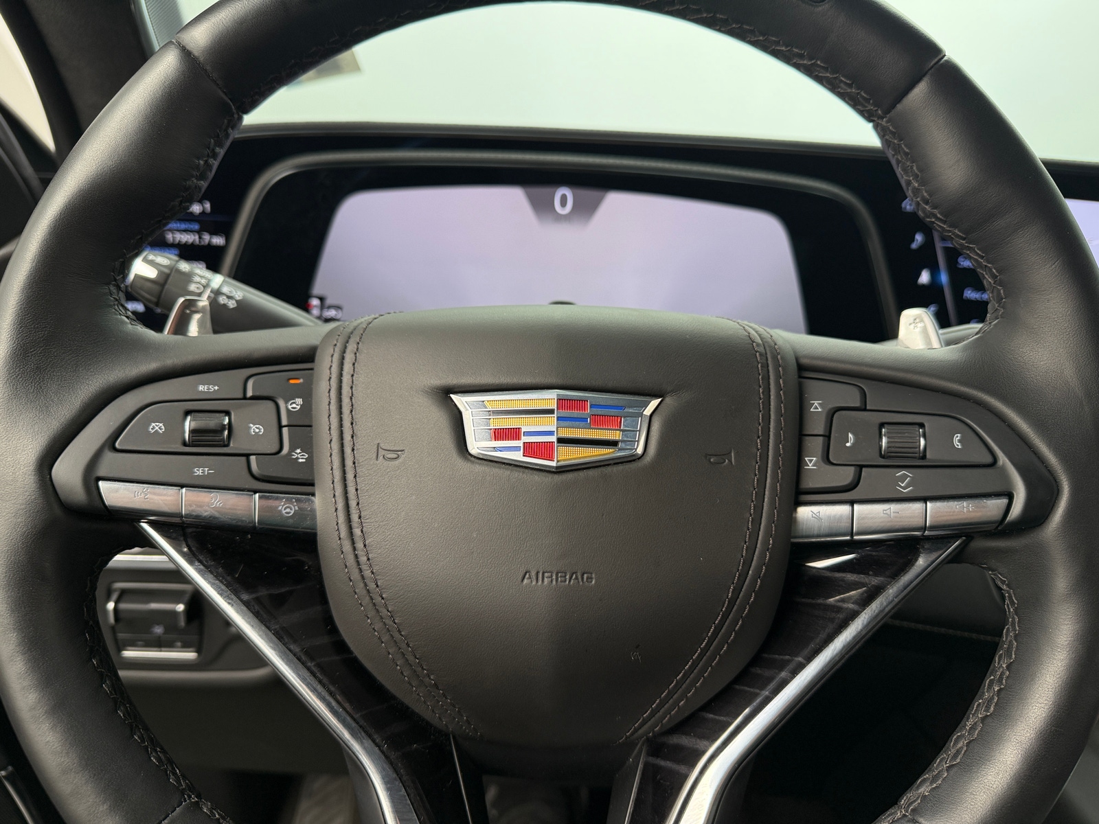 Thumbnail: 2023 Cadillac Escalade - 4