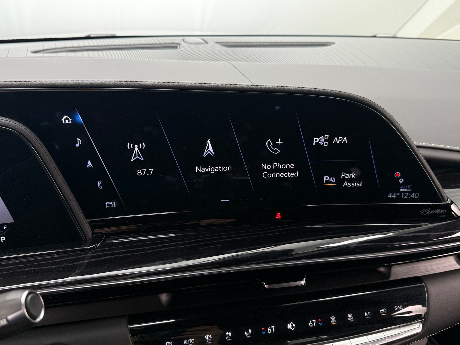 Thumbnail: 2023 Cadillac Escalade - 3