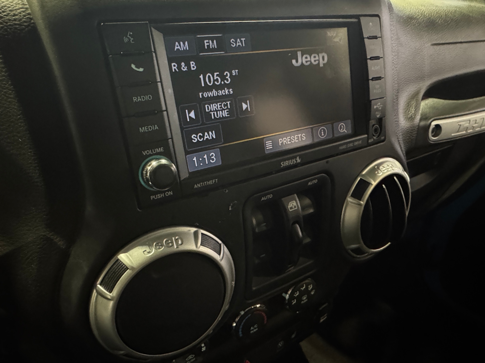 Thumbnail: 2017 Jeep Wrangler - 3