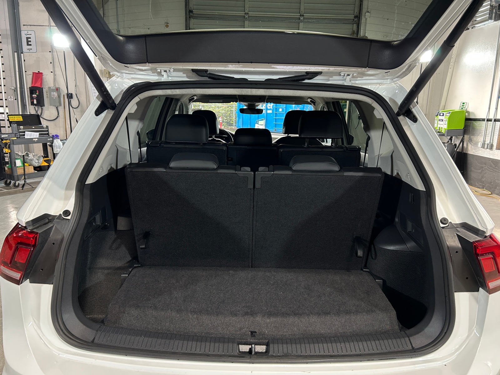 Thumbnail: 2024 Volkswagen Tiguan - 6