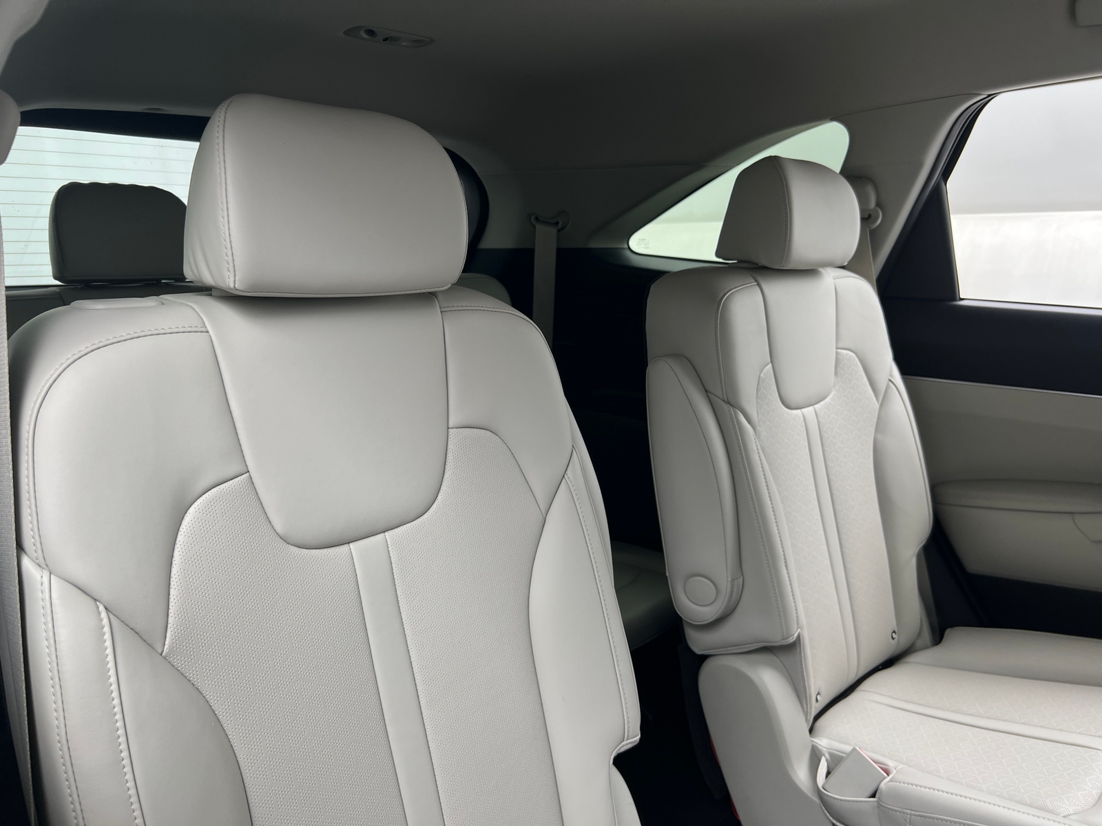 Thumbnail: 2022 Kia Sorento - 5