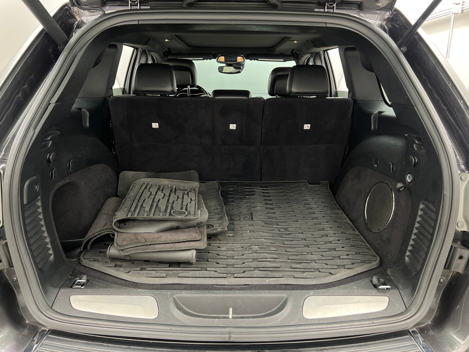 Thumbnail: 2017 Jeep Grand Cherokee - 6