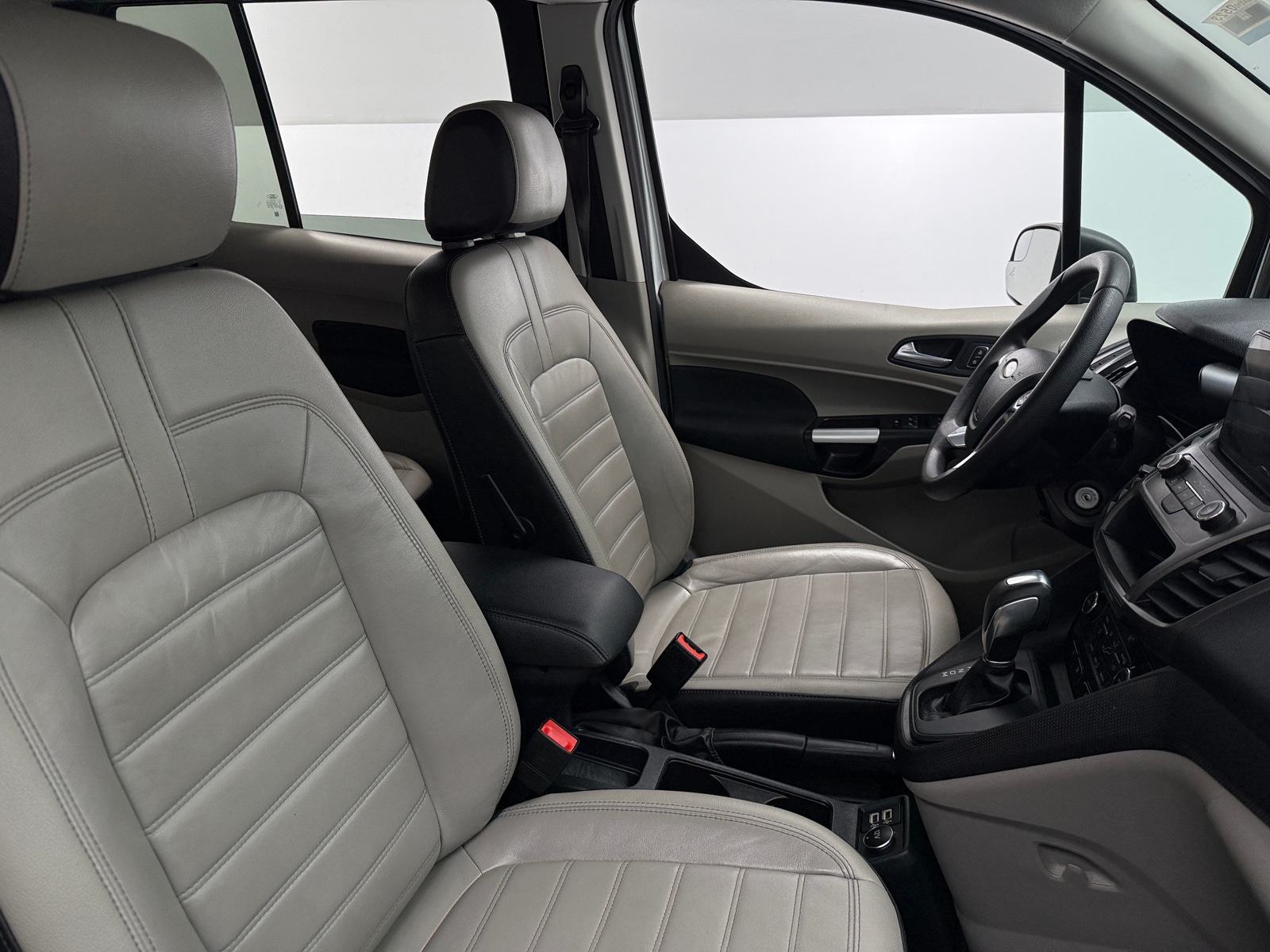 Thumbnail: 2019 Ford Transit Series - 2