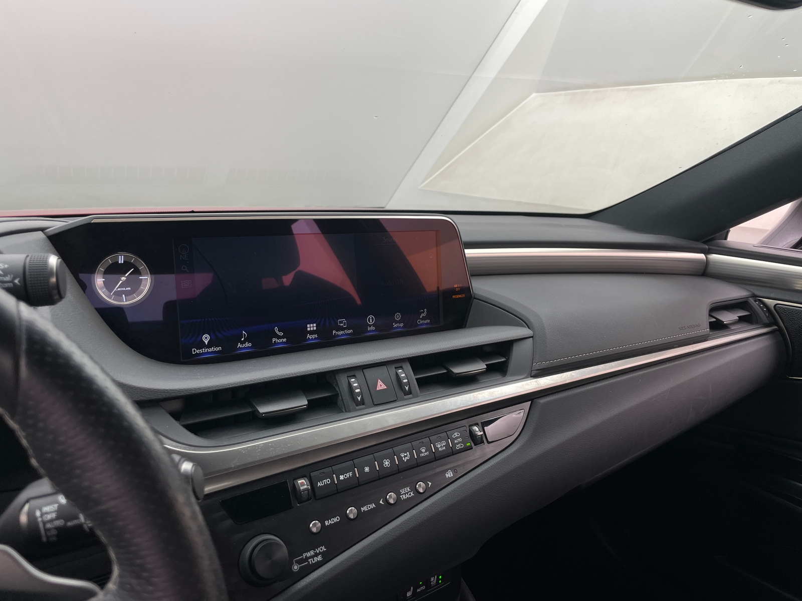 Thumbnail: 2020 Lexus ES - 3