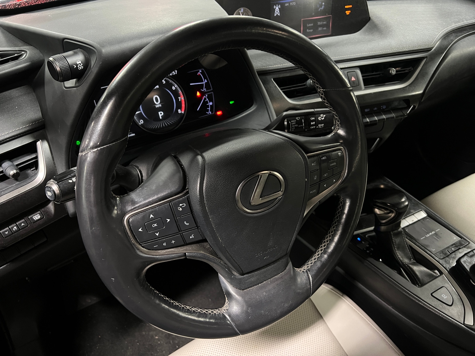 Thumbnail: 2019 Lexus UX - 4