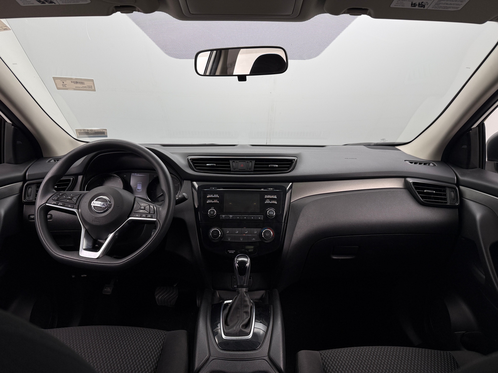 Thumbnail: 2018 Nissan Rogue Sport - 3