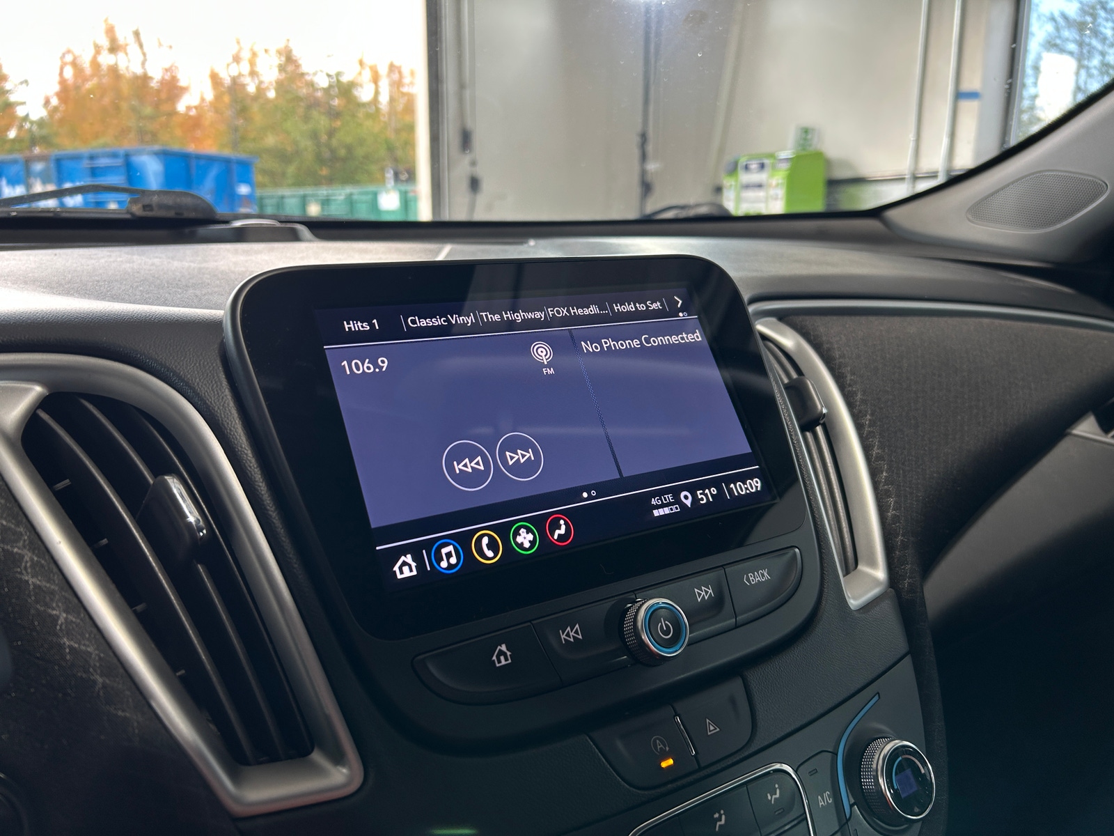 Thumbnail: 2023 Chevrolet Malibu - 4