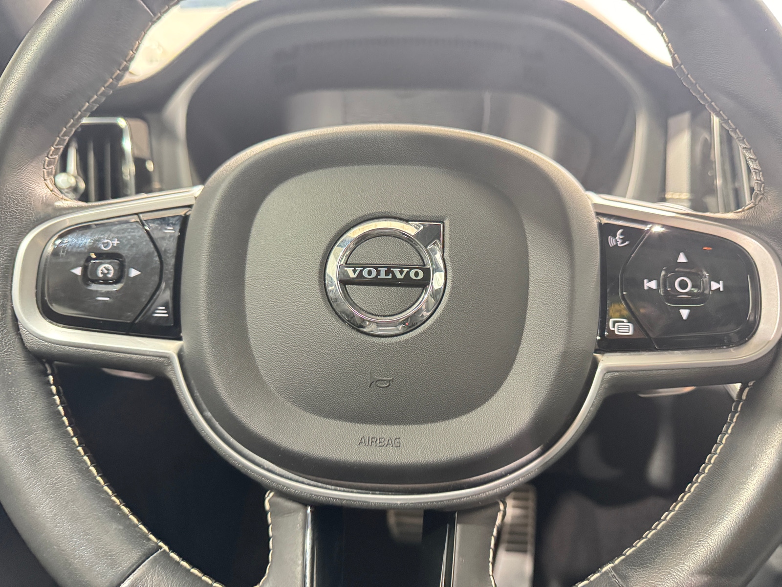 Thumbnail: 2020 Volvo XC60 - 4