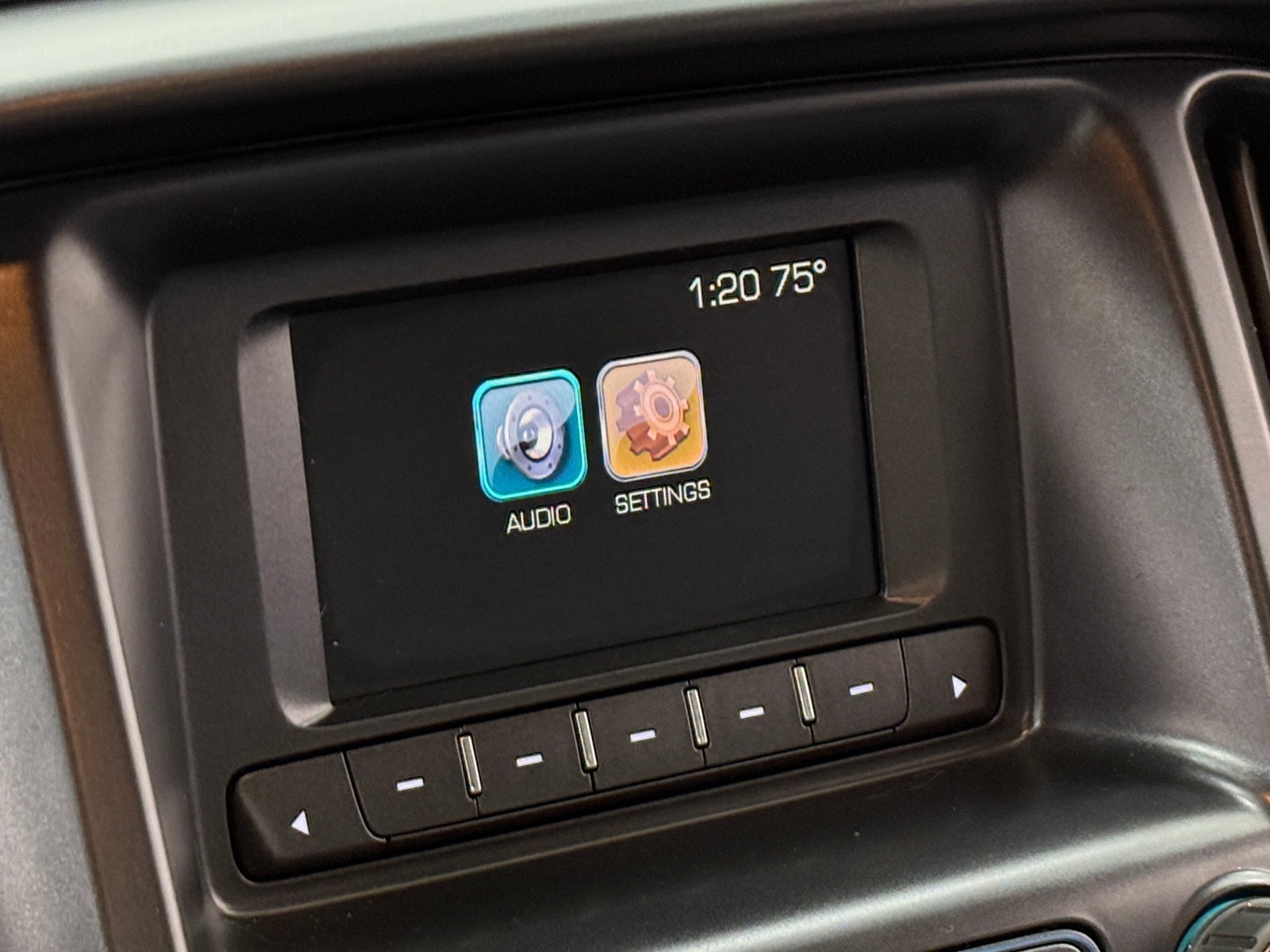 Thumbnail: 2017 Chevrolet Colorado - 4