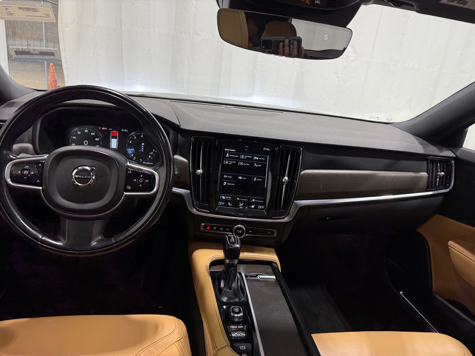 Thumbnail: 2018 Volvo V90 - 2