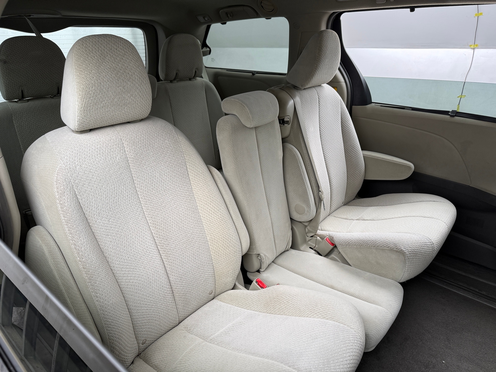 Thumbnail: 2011 Toyota Sienna - 6