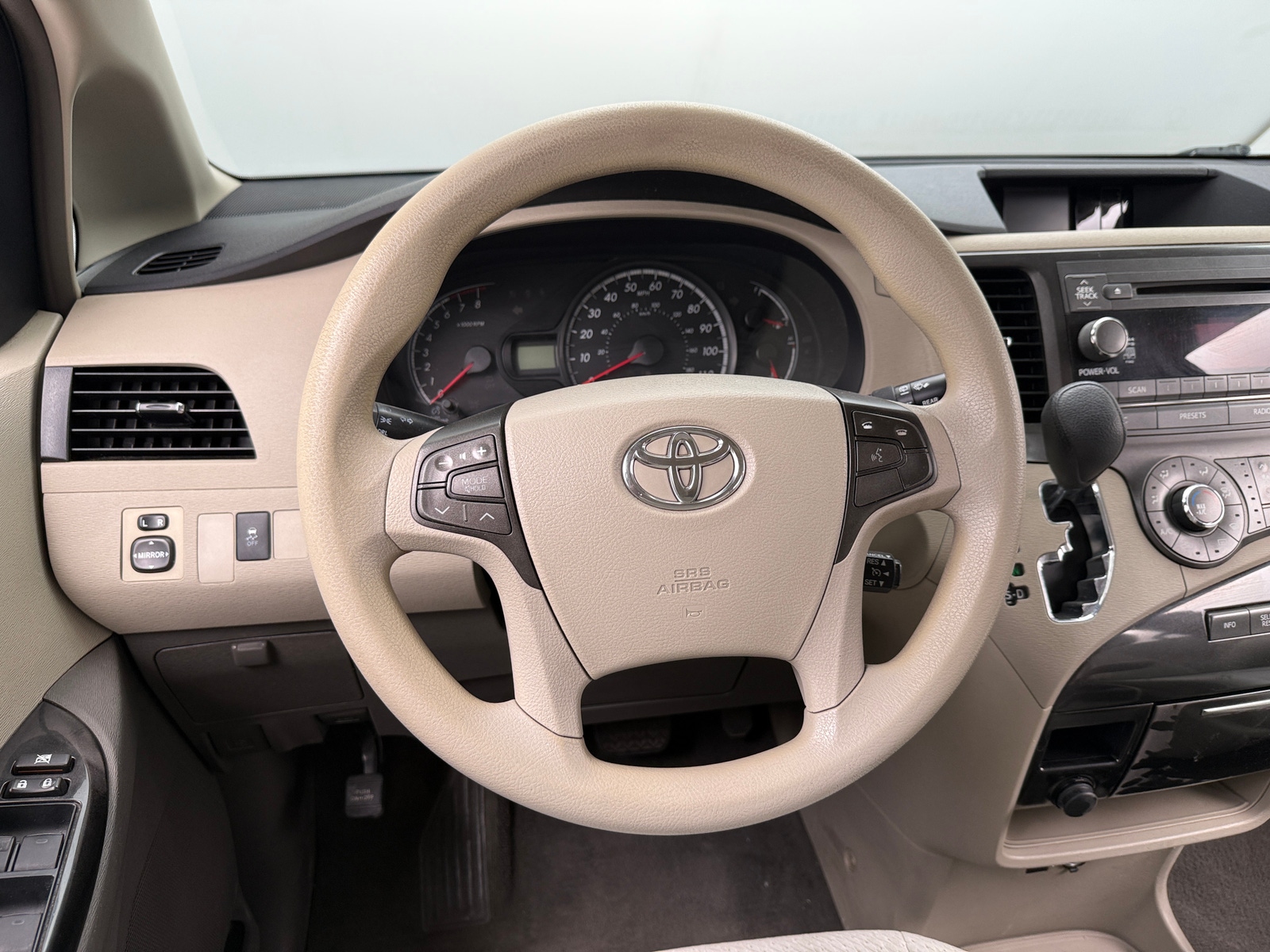 Thumbnail: 2011 Toyota Sienna - 5