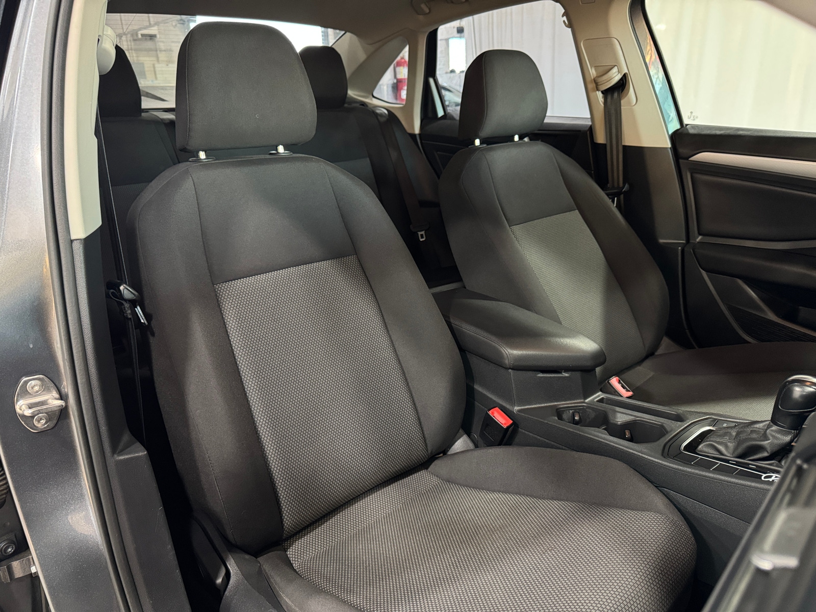 Thumbnail: 2019 Volkswagen Jetta - 2