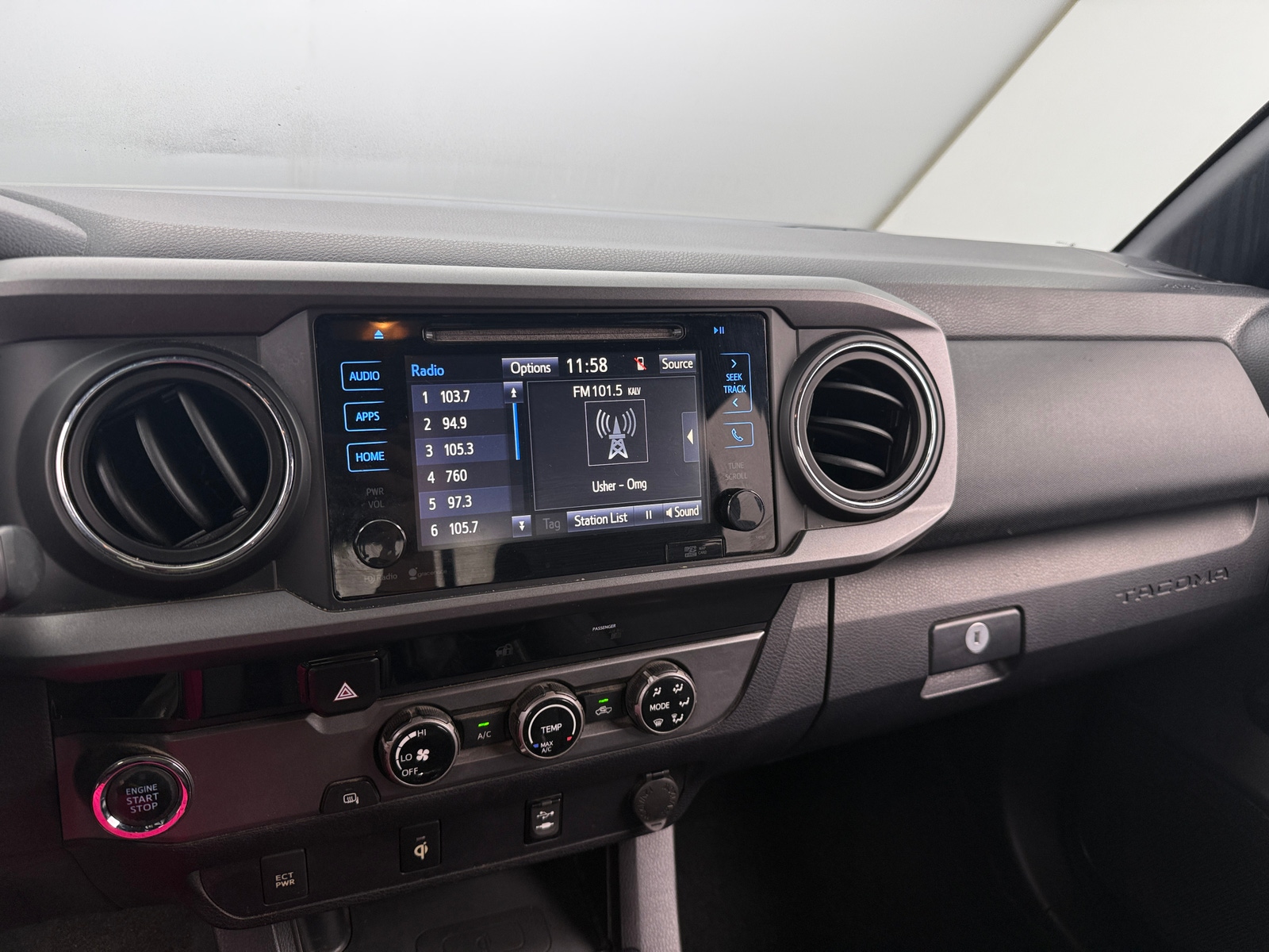 Thumbnail: 2016 Toyota Tacoma - 4