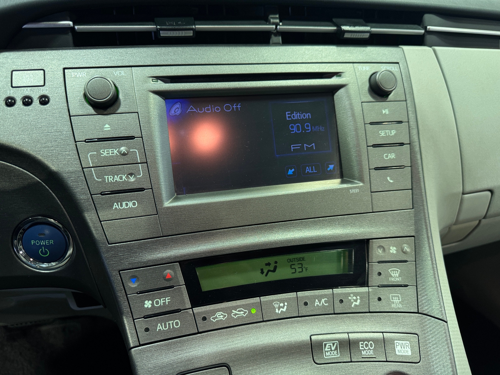 Thumbnail: 2013 Toyota Prius - 4