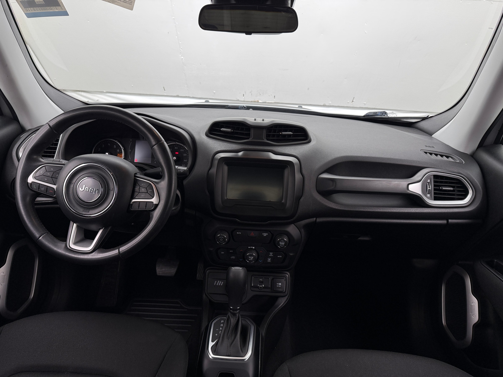 Thumbnail: 2018 Jeep Renegade - 3