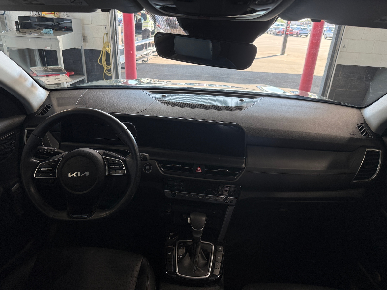 Thumbnail: 2024 Kia Seltos - 2