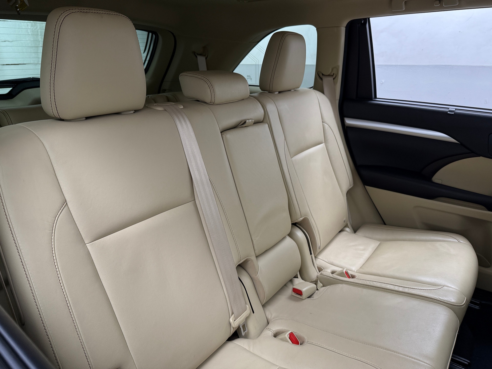 Thumbnail: 2016 Toyota Highlander - 5