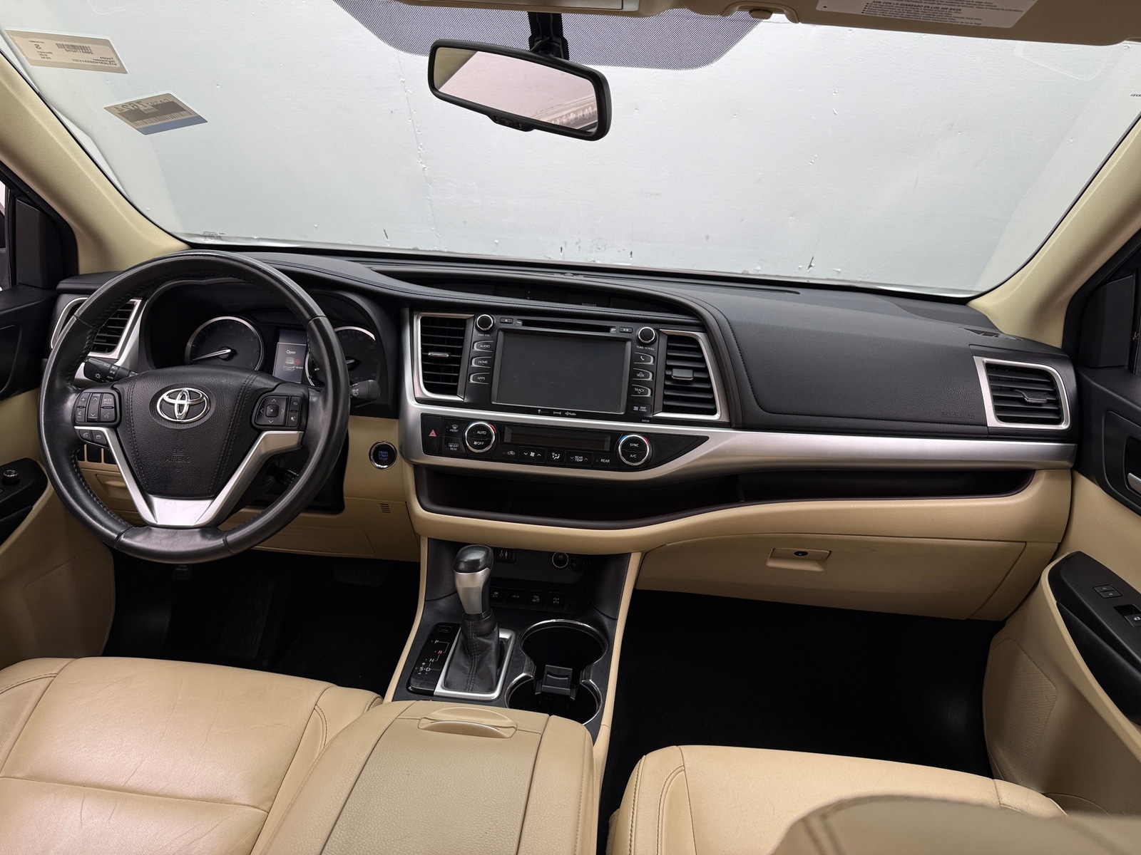 Thumbnail: 2016 Toyota Highlander - 2