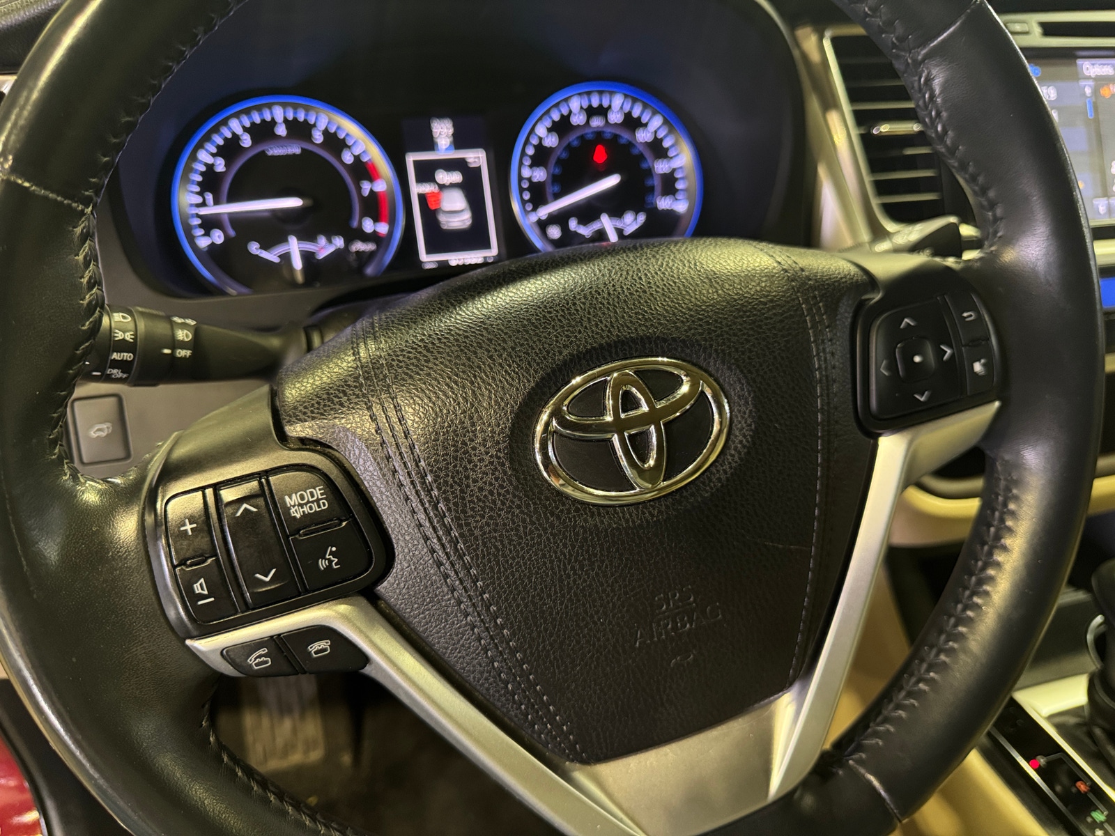 Thumbnail: 2016 Toyota Highlander - 4