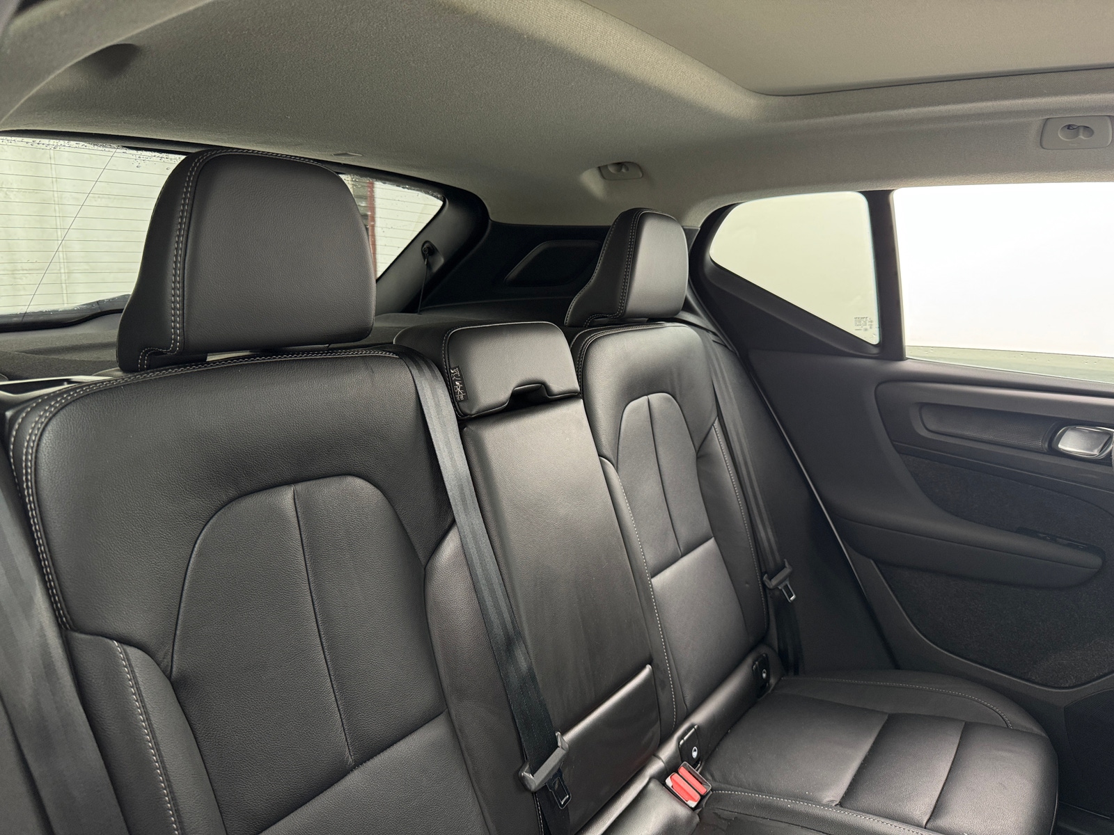 Thumbnail: 2025 Volvo XC40 - 5