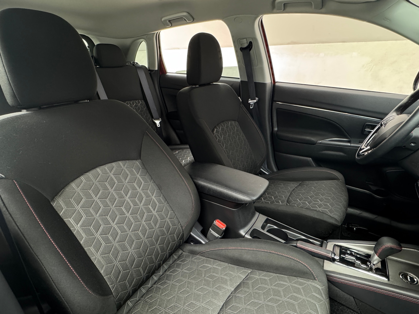 Thumbnail: 2024 Mitsubishi Outlander Sport - 2