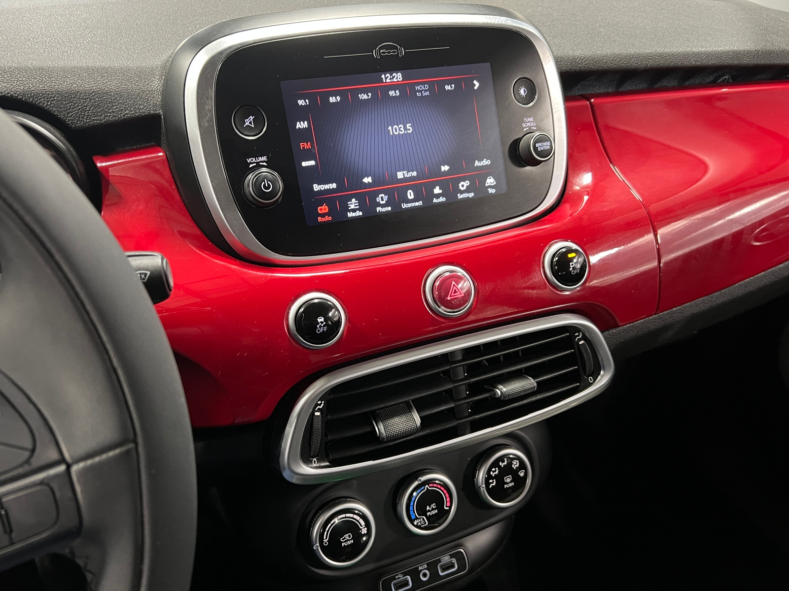 Thumbnail: 2018 Fiat 500X - 4