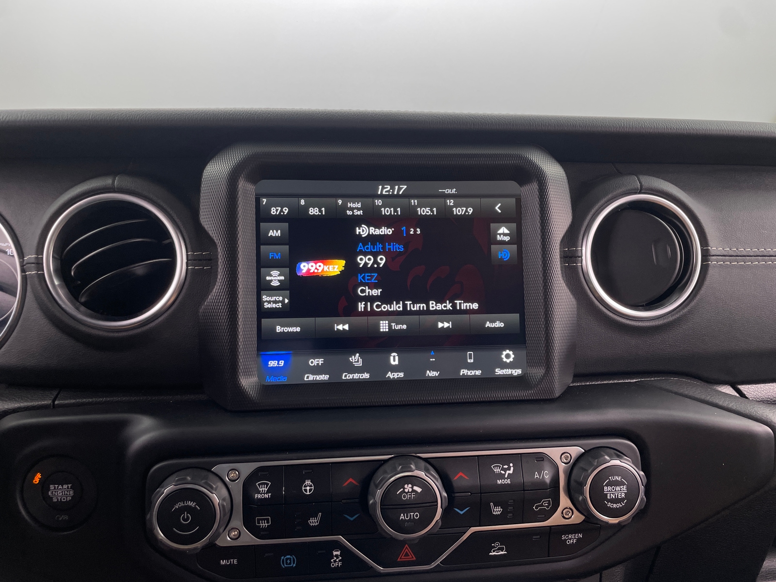 Thumbnail: 2023 Jeep Wrangler - 3