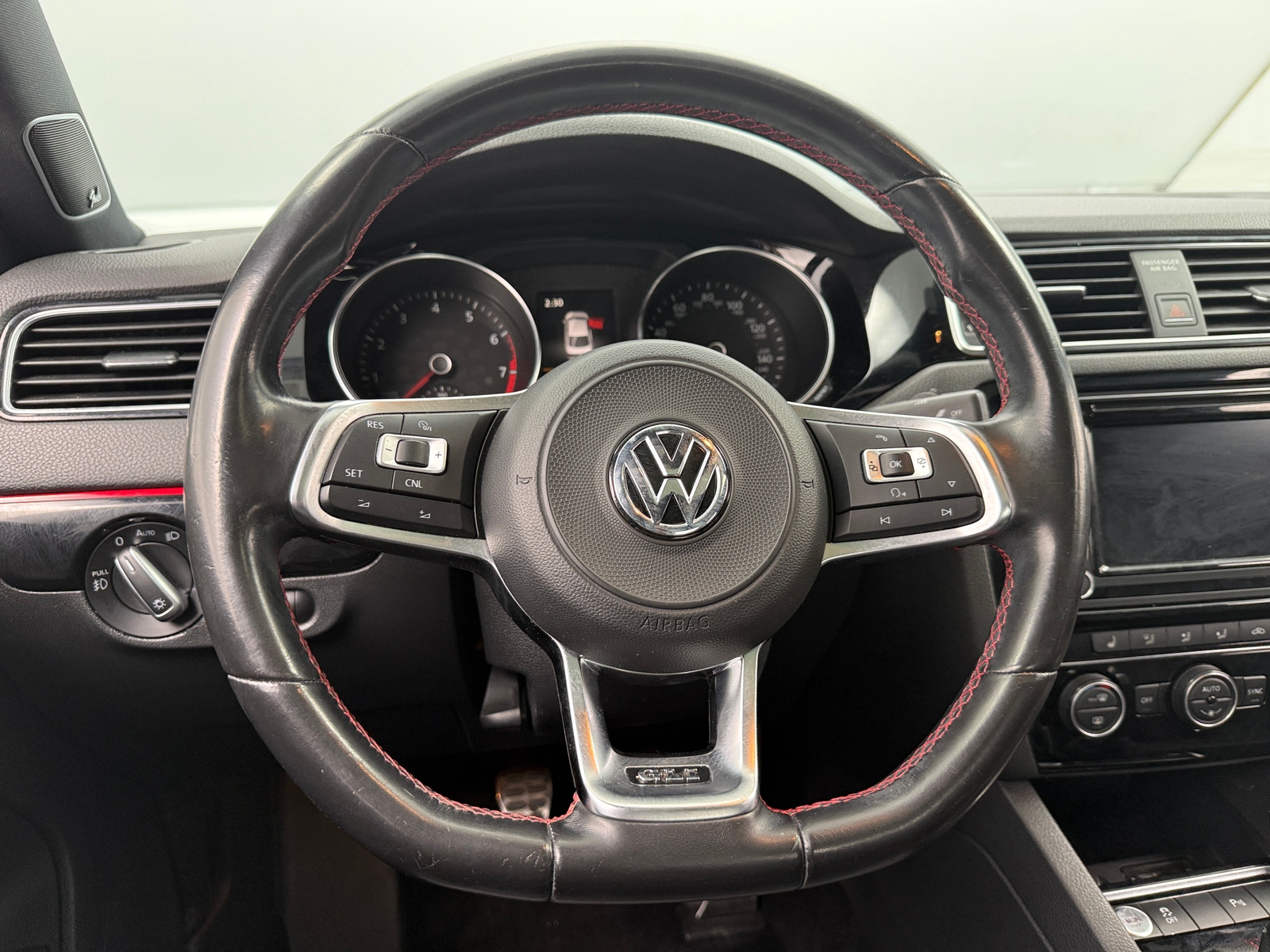 Thumbnail: 2017 Volkswagen Jetta - 4