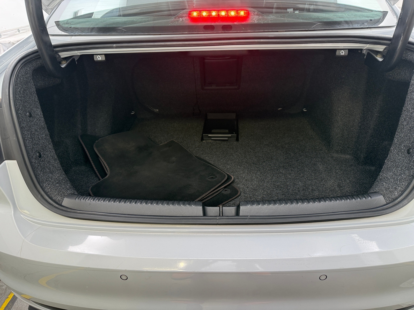 Thumbnail: 2017 Volkswagen Jetta - 6