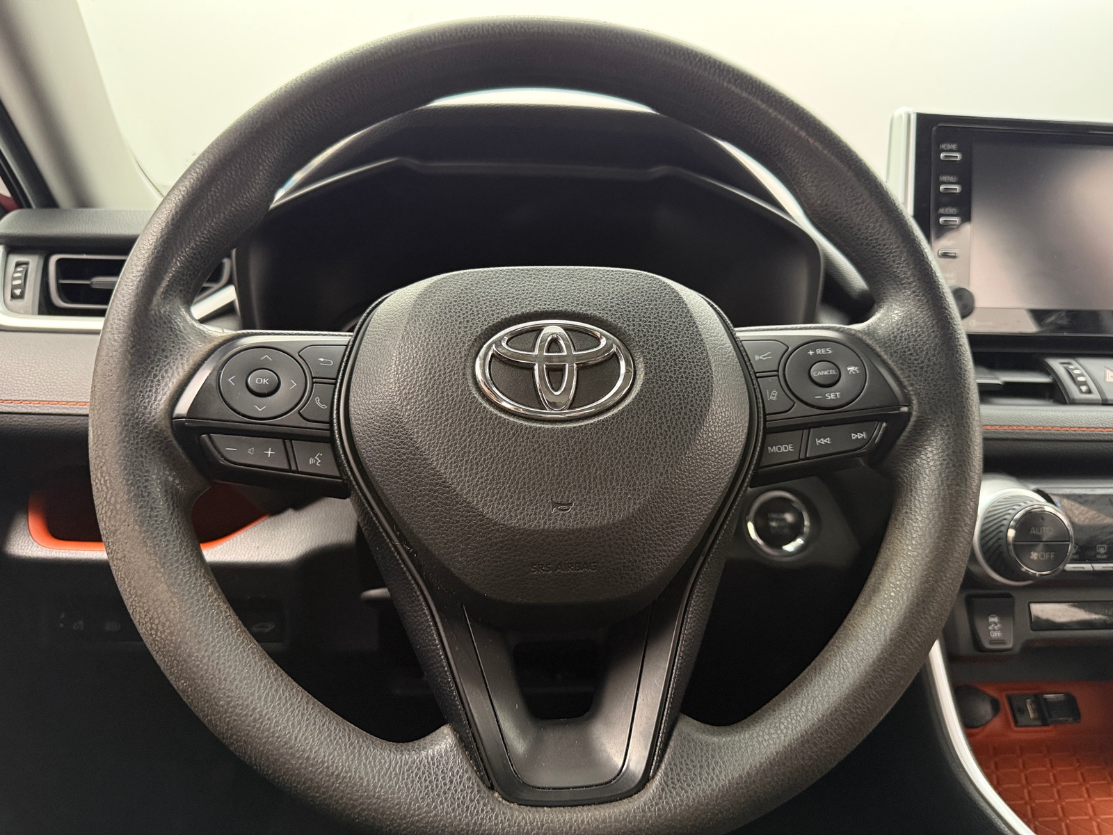 Thumbnail: 2019 Toyota RAV4 - 4