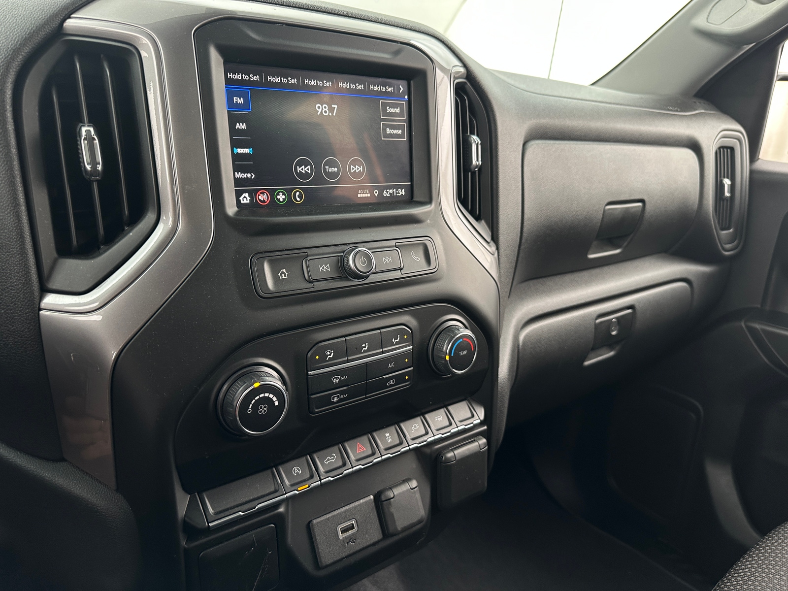 Thumbnail: 2020 Chevrolet Silverado 1500 - 4