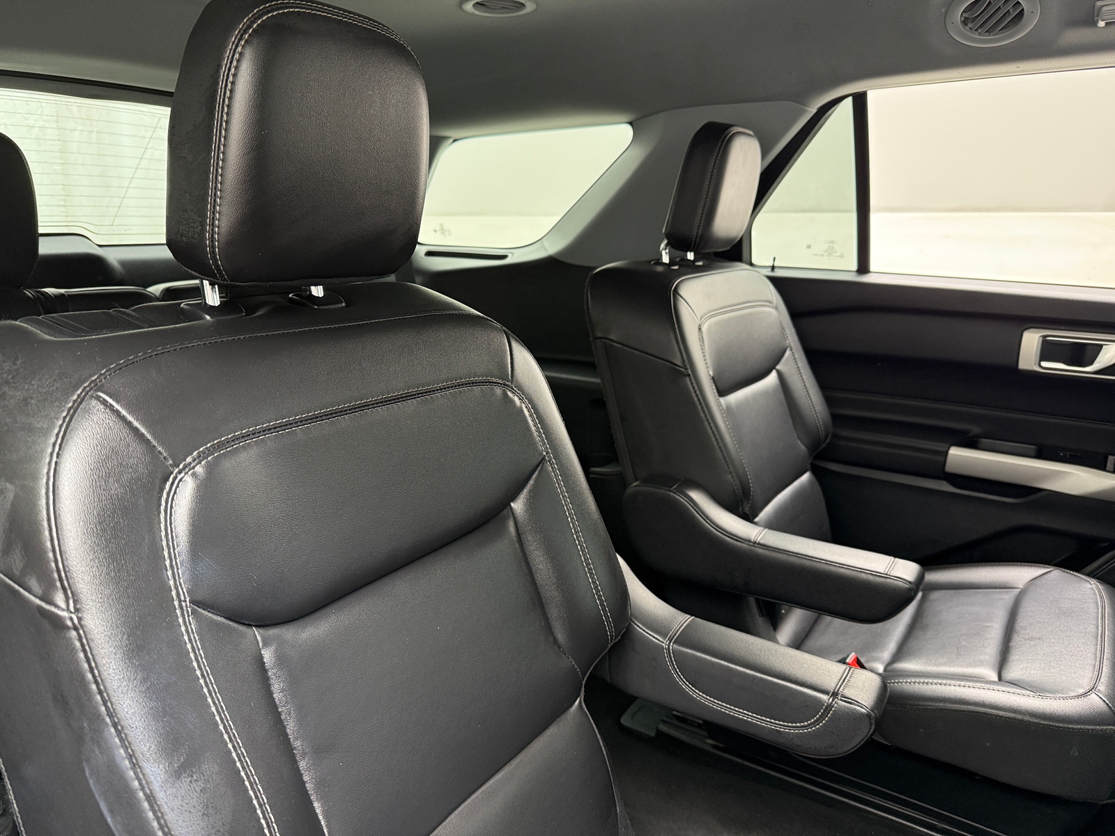 Thumbnail: 2022 Ford Explorer - 6