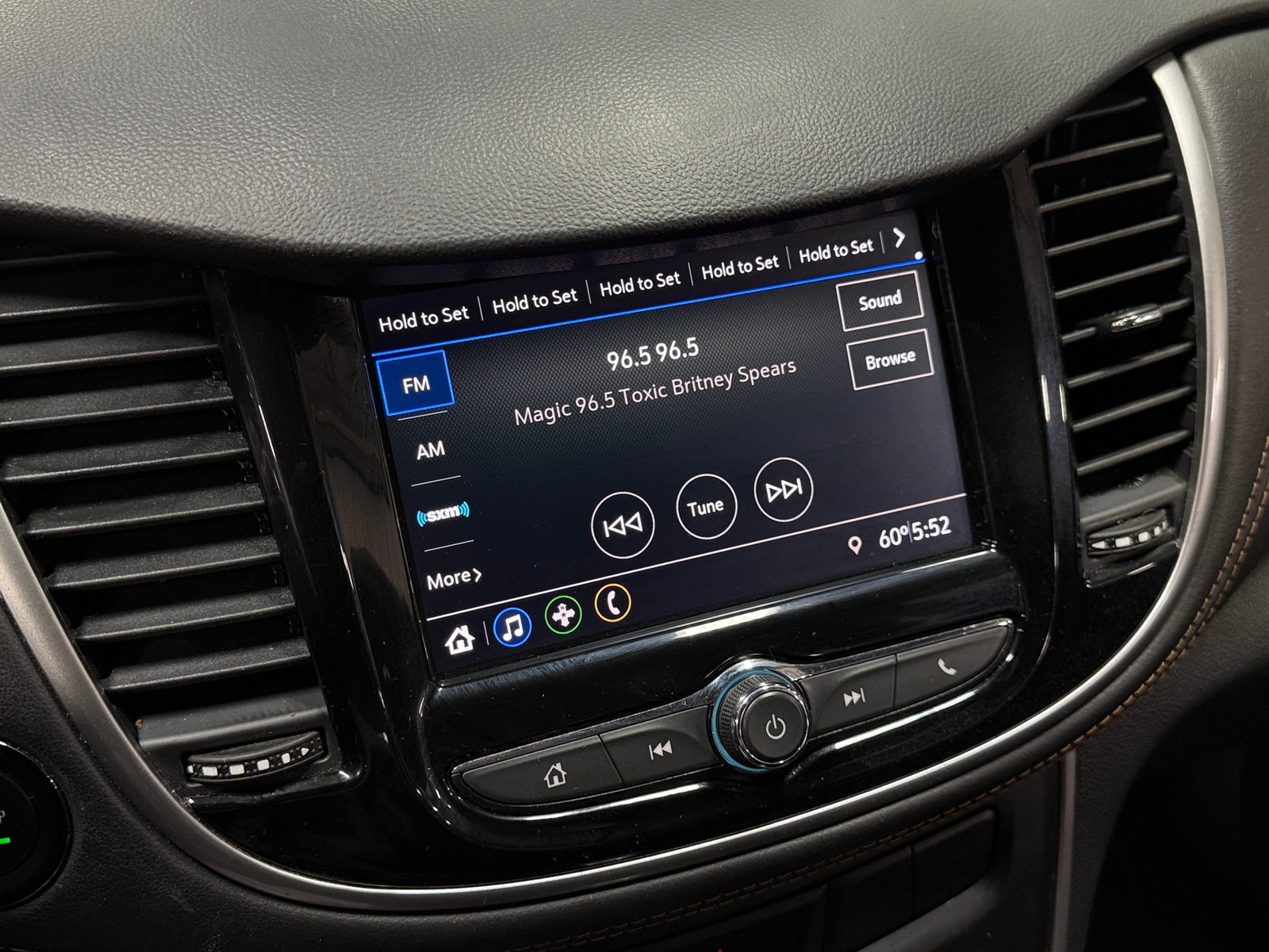 Thumbnail: 2022 Chevrolet Trax - 3