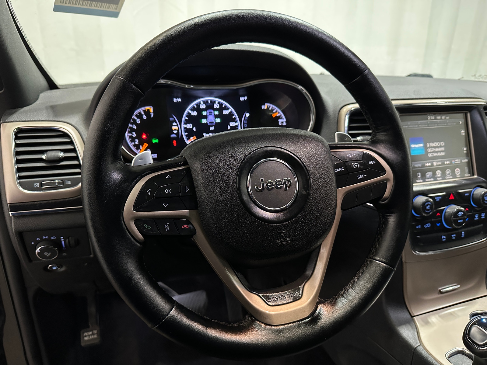 Thumbnail: 2015 Jeep Grand Cherokee - 4