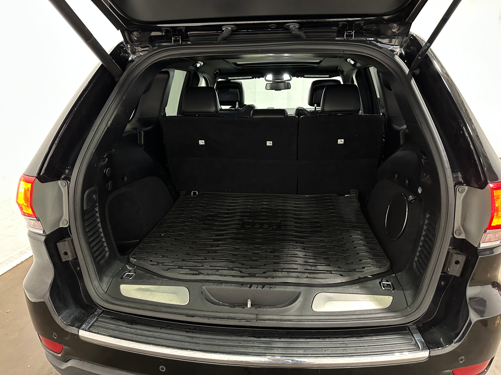 Thumbnail: 2015 Jeep Grand Cherokee - 6