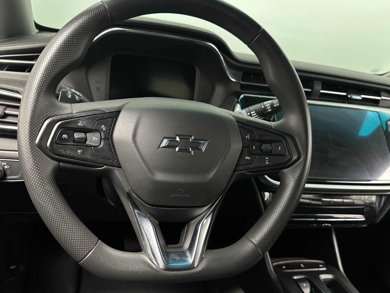 Thumbnail: 2023 Chevrolet Bolt EV - 5