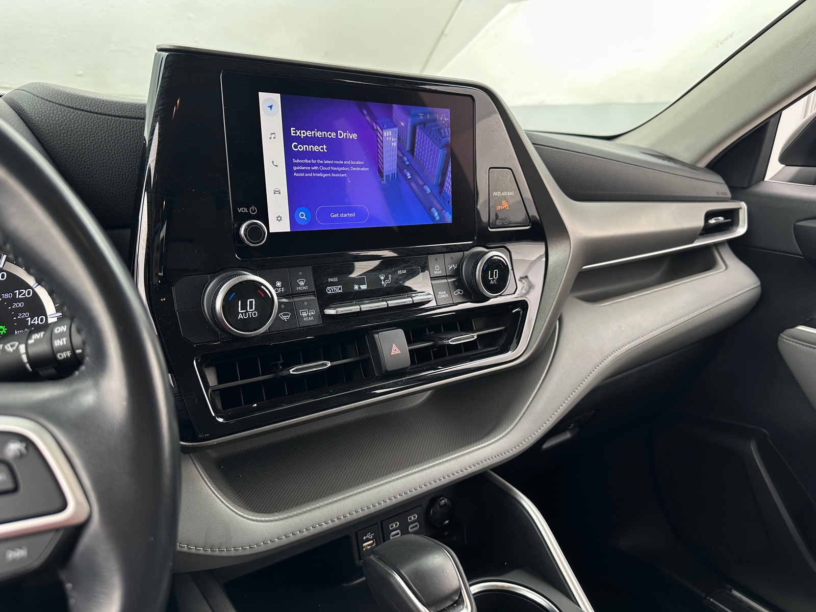 Thumbnail: 2023 Toyota Highlander - 4