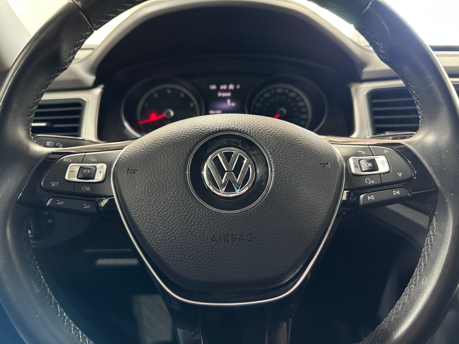 Thumbnail: 2018 Volkswagen Atlas - 4