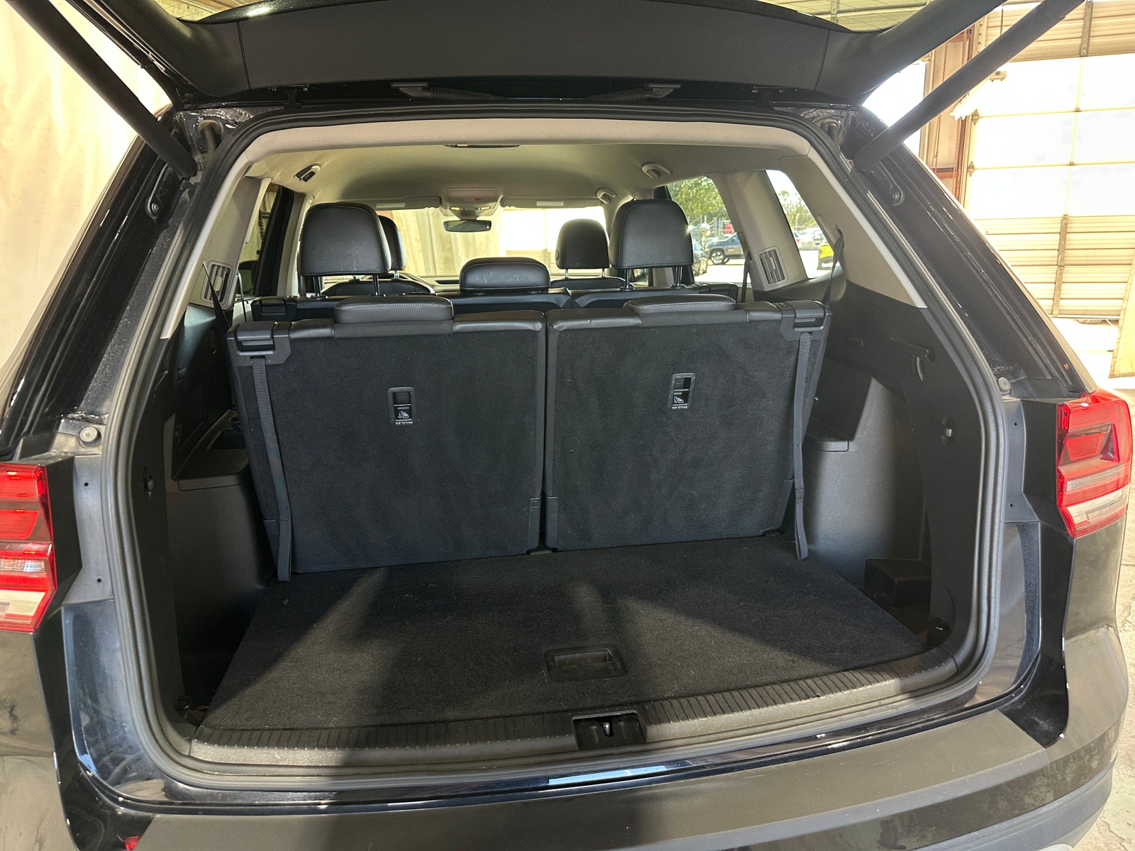 Thumbnail: 2018 Volkswagen Atlas - 6